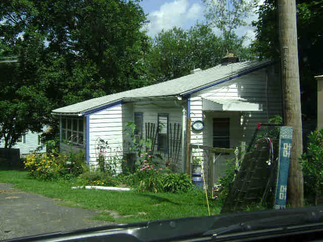 Building photograph for 15 VIRGINIA LN